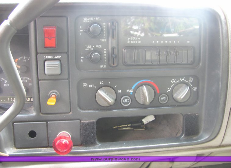 image for item 4336 1999 Chevrolet C2500 pickup