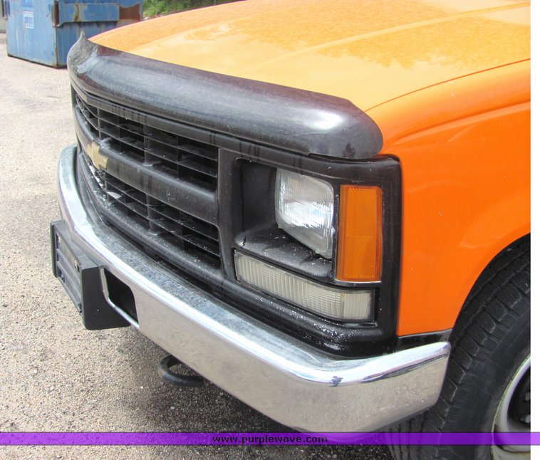 image for item 4336 1999 Chevrolet C2500 pickup