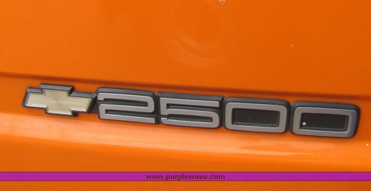 image for item 4336 1999 Chevrolet C2500 pickup