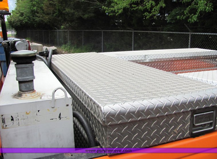 image for item 4336 1999 Chevrolet C2500 pickup