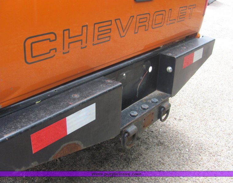 image for item 4336 1999 Chevrolet C2500 pickup