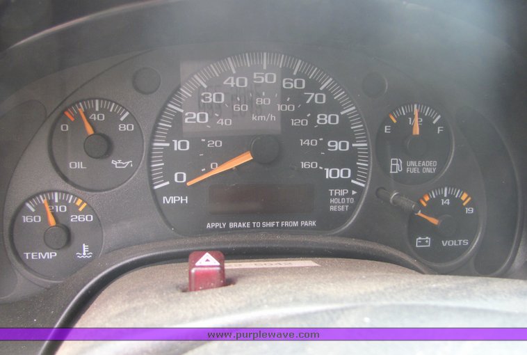 image for item 4337 2002 Chevrolet G1500 Express van