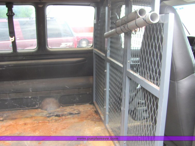 image for item 4337 2002 Chevrolet G1500 Express van