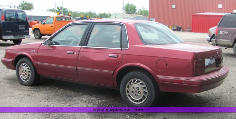 image for item 4338 1996 Oldsmobile Ciera SL