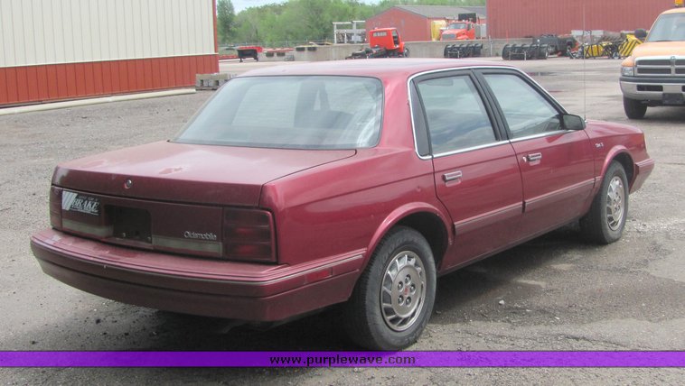 image for item 4338 1996 Oldsmobile Ciera SL