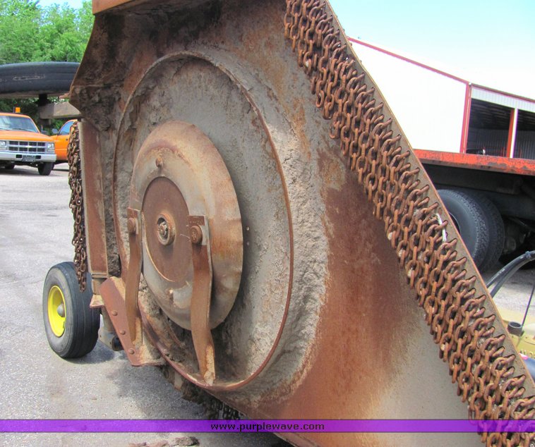 image for item 4339 2007 Land Pride 10' rotary mower