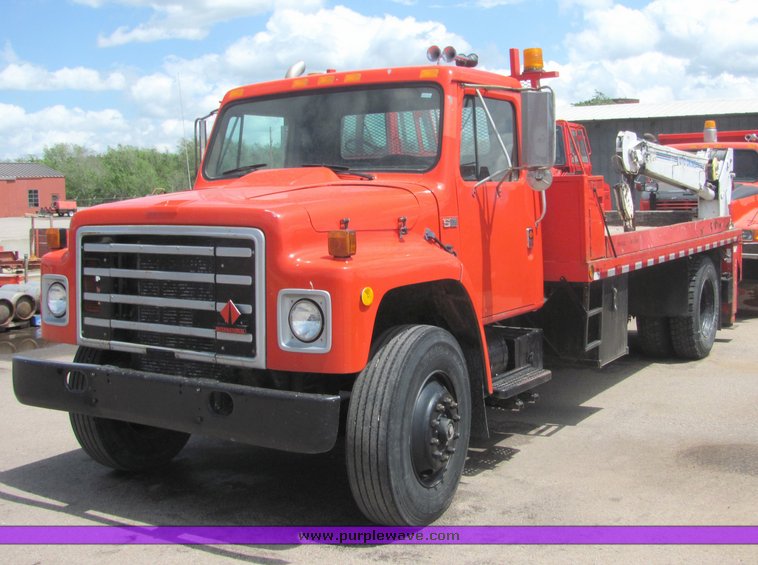 image for item 4343 1986 International S1754 service truck