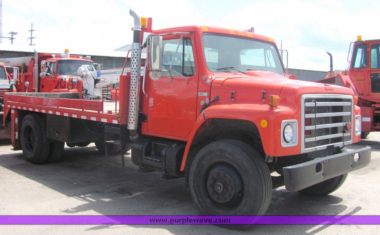 image for item 4343 1986 International S1754 service truck
