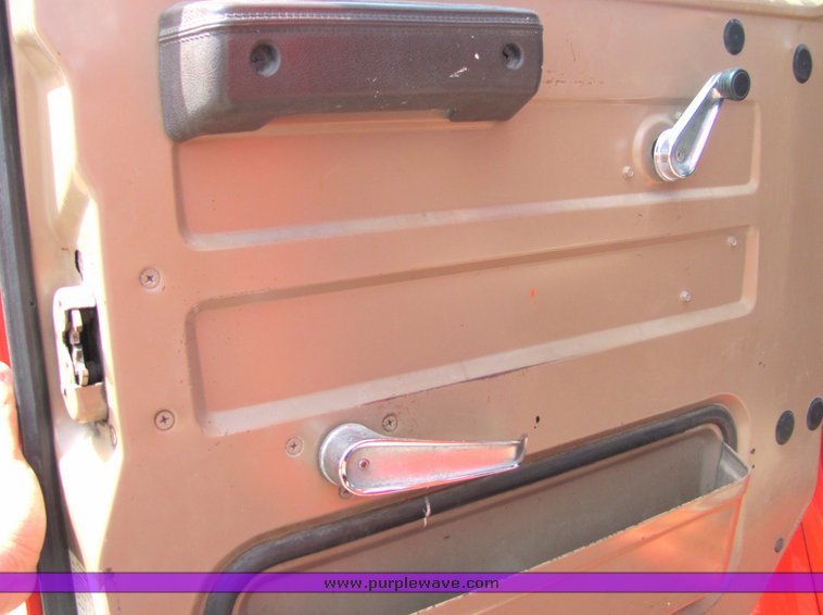 image for item 4343 1986 International S1754 service truck