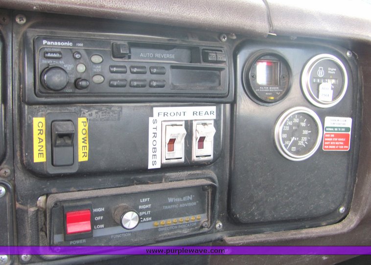 image for item 4343 1986 International S1754 service truck