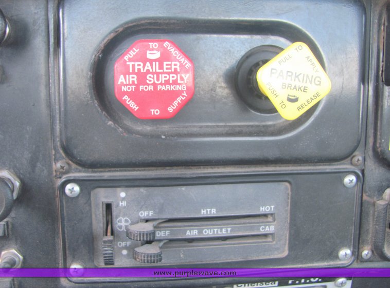 image for item 4343 1986 International S1754 service truck