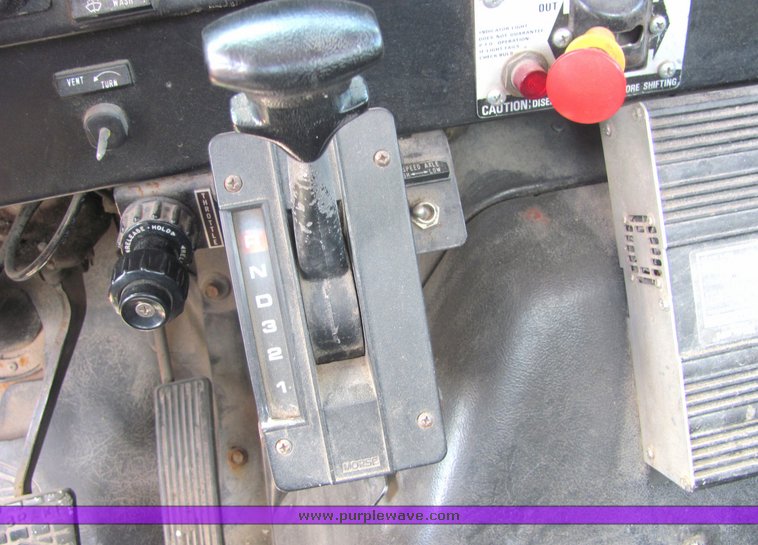 image for item 4343 1986 International S1754 service truck