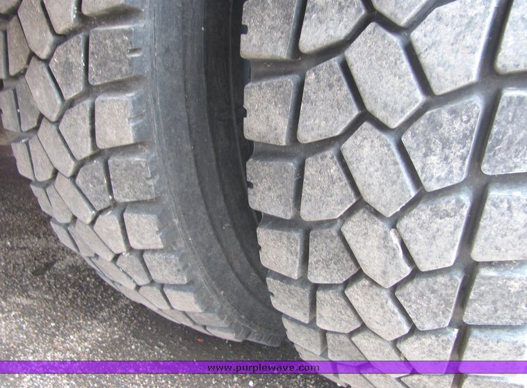 image for item 4343 1986 International S1754 service truck