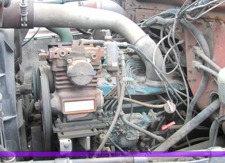 image for item 4343 1986 International S1754 service truck