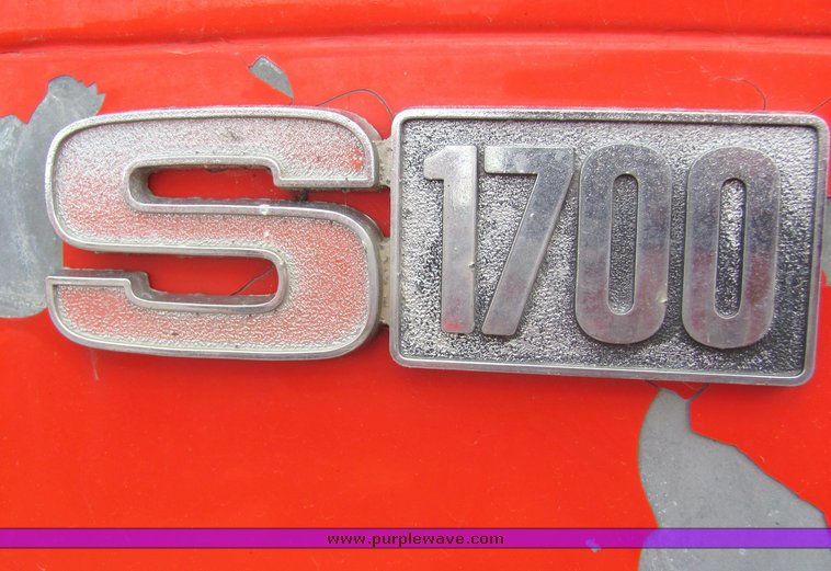 image for item 4343 1986 International S1754 service truck