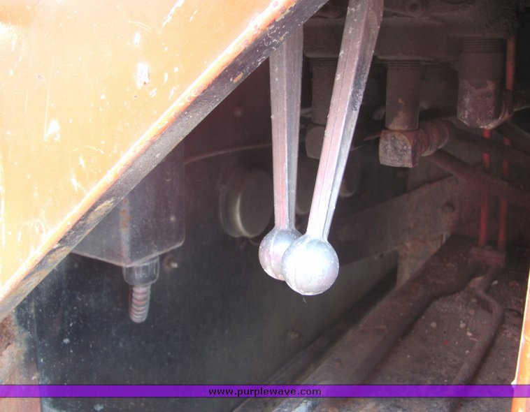 image for item 4343 1986 International S1754 service truck