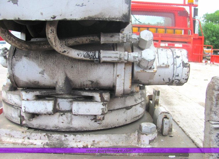 image for item 4343 1986 International S1754 service truck