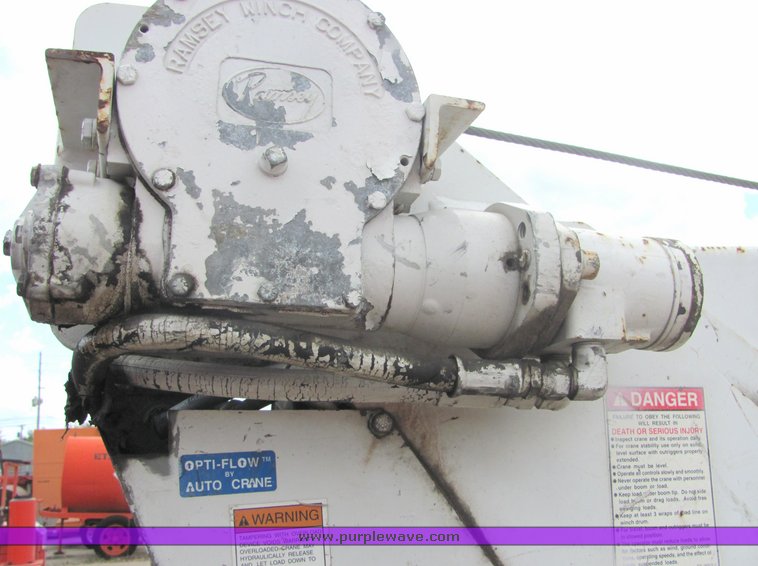 image for item 4343 1986 International S1754 service truck