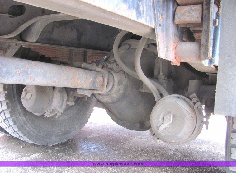 image for item 4343 1986 International S1754 service truck