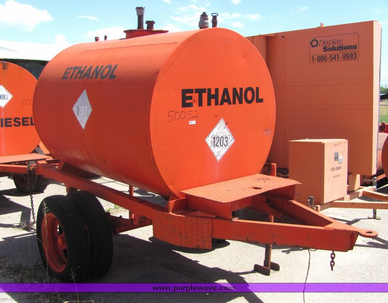 image for item 4353 1000 gallon trailer mounted fuel tank