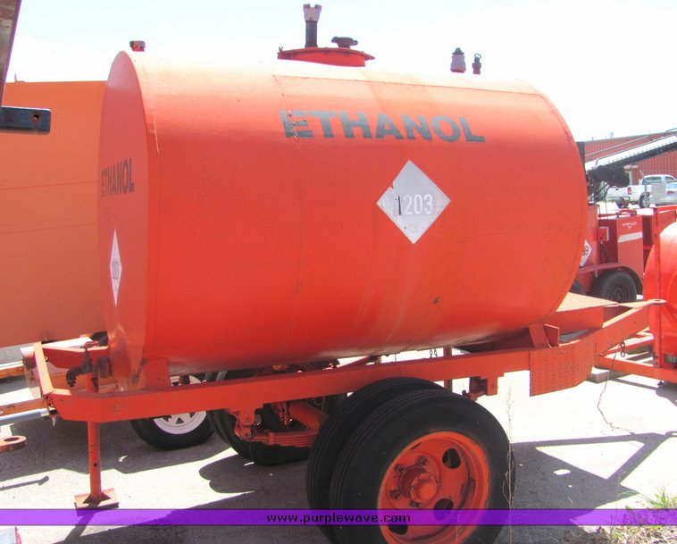 image for item 4353 1000 gallon trailer mounted fuel tank