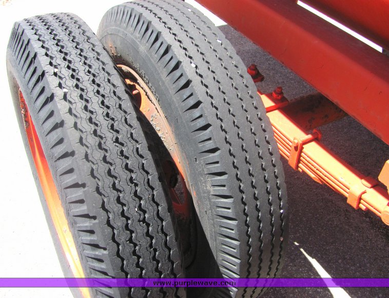 image for item 4354 1000 gallon trailer mounted fuel tank