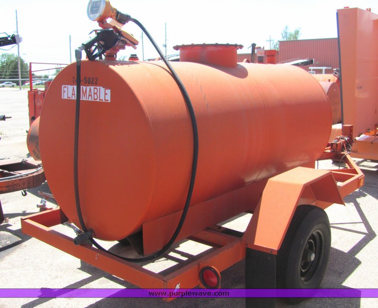 image for item 4358 1992 JFW 600 gallon fuel tank