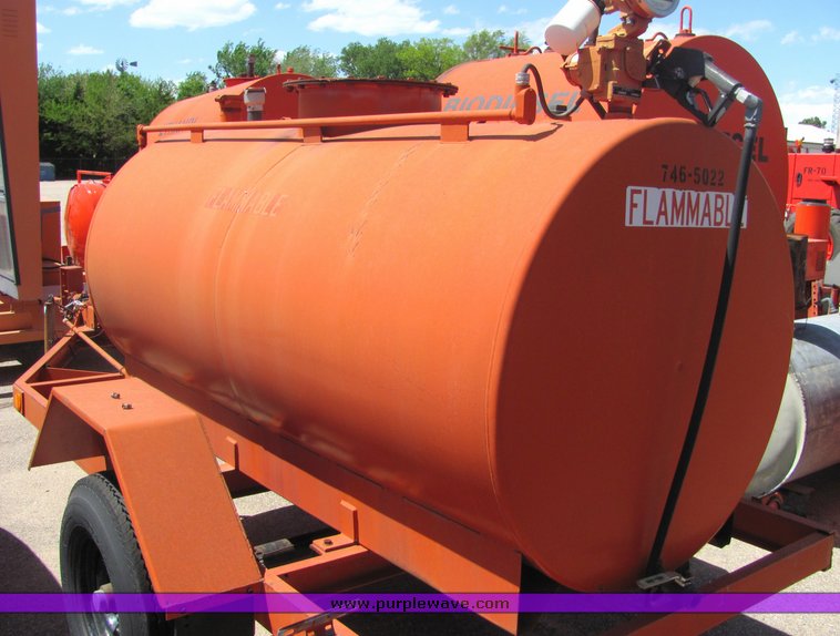 image for item 4358 1992 JFW 600 gallon fuel tank