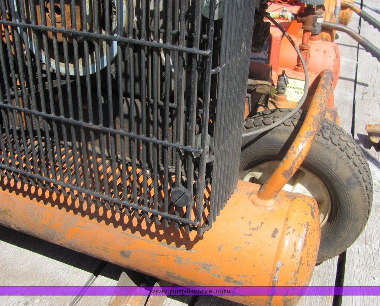 image for item 4374 1997 American Inc portable air compressor