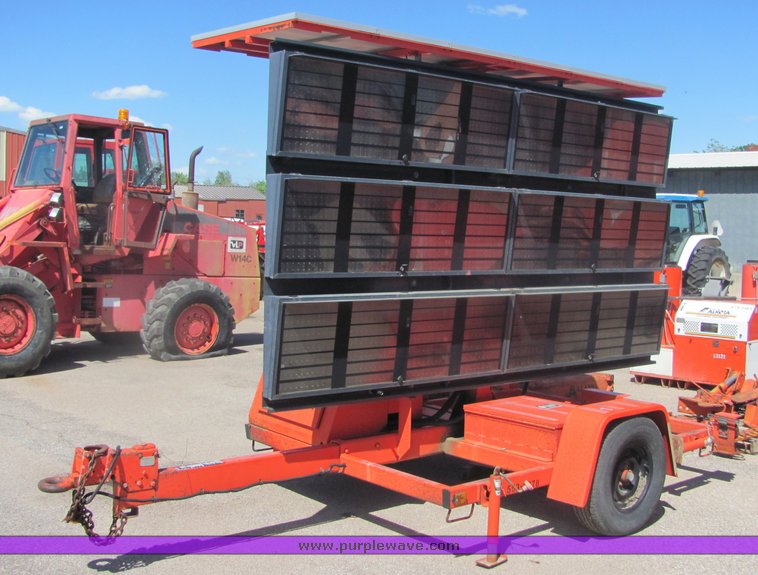 image for item 4389 1998 Addco DH1000als variable message board