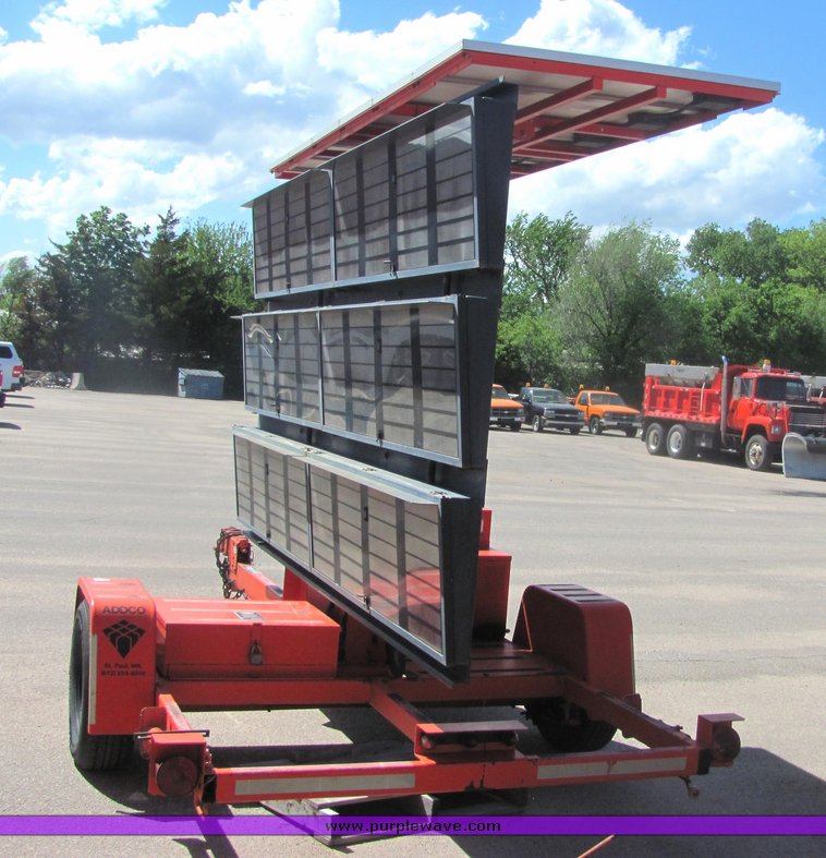 image for item 4389 1998 Addco DH1000als variable message board