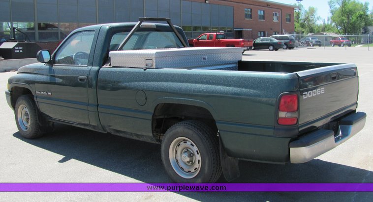 image for item 4398 2001 Dodge Ram 1500