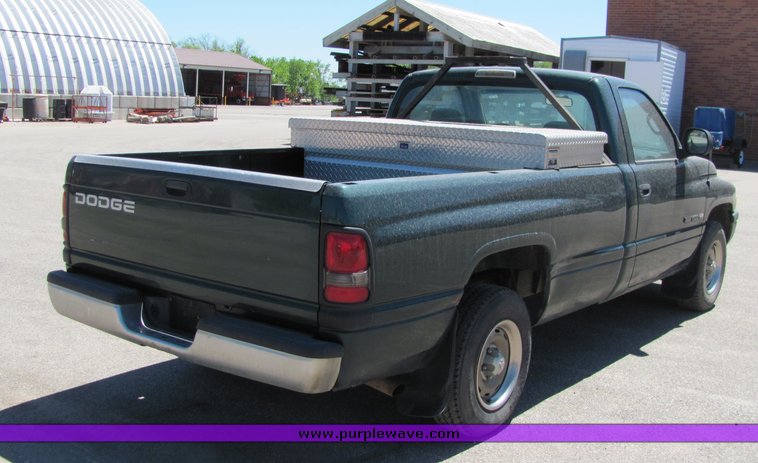 image for item 4398 2001 Dodge Ram 1500