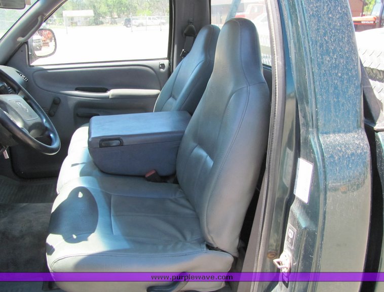 image for item 4398 2001 Dodge Ram 1500