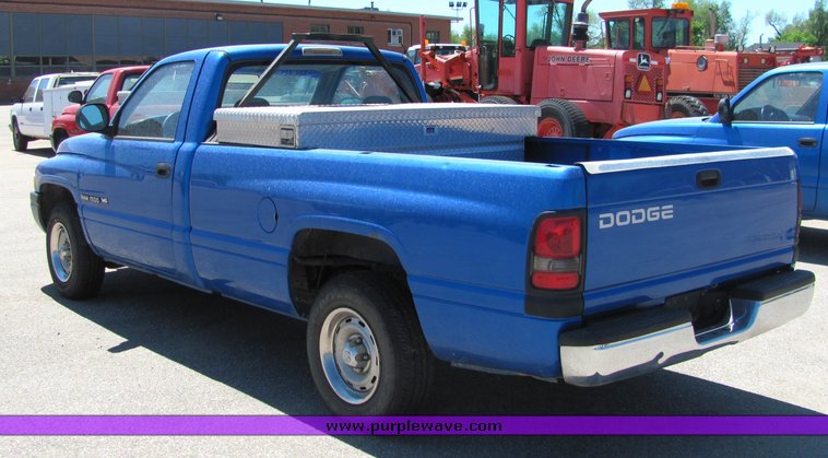 image for item 4399 2001 Dodge Ram 1500