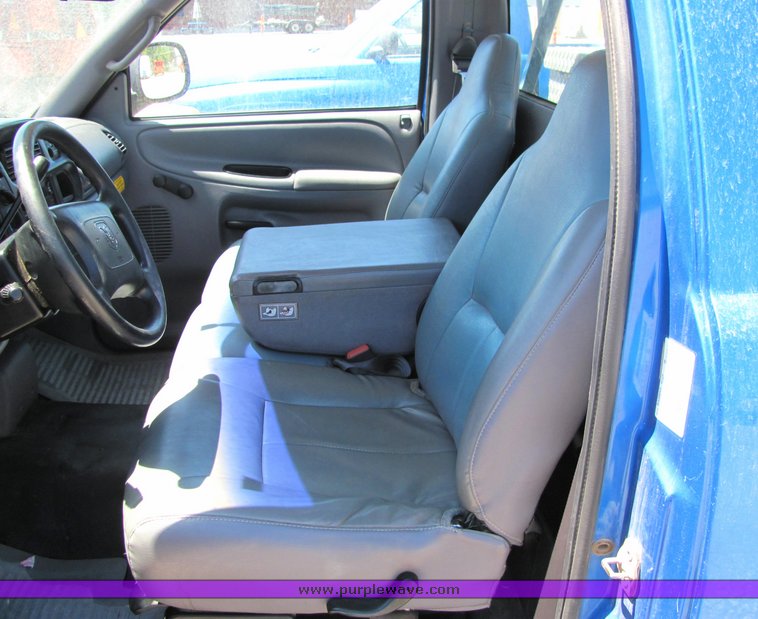 image for item 4399 2001 Dodge Ram 1500