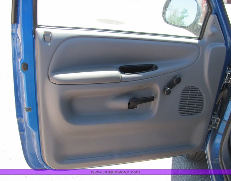 image for item 4399 2001 Dodge Ram 1500