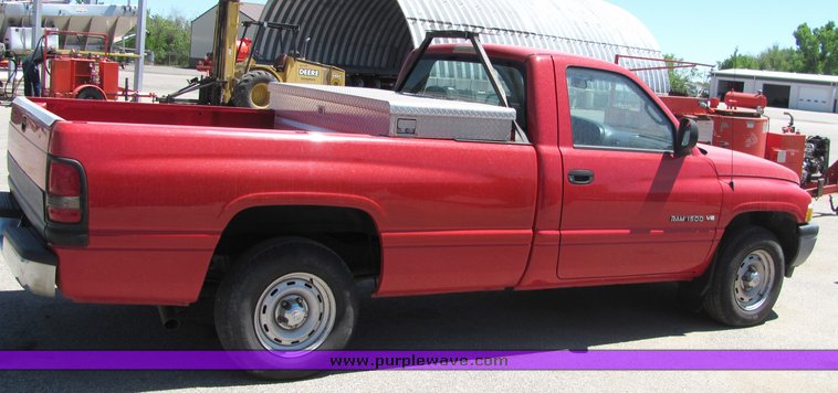 image for item 4400 2001 Dodge Ram 1500