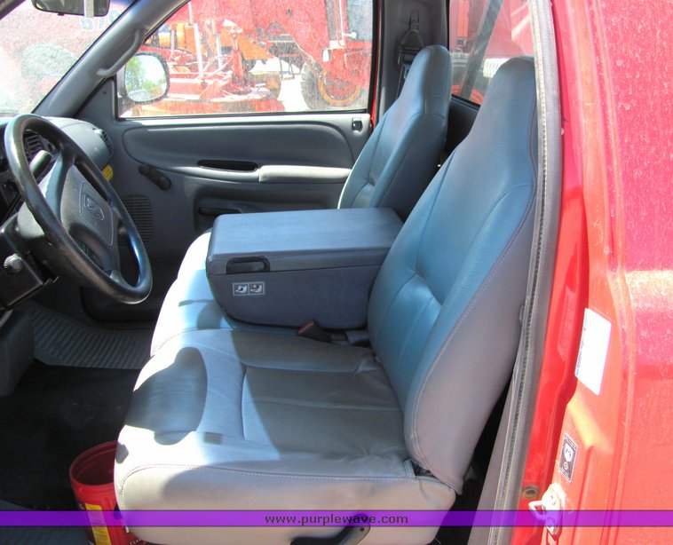 image for item 4400 2001 Dodge Ram 1500