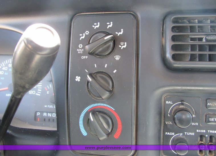 image for item 4400 2001 Dodge Ram 1500