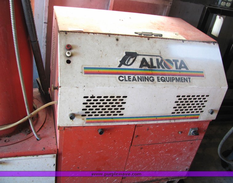 image for item 4401 2001 Altoka 3121NG stationary pressure washer