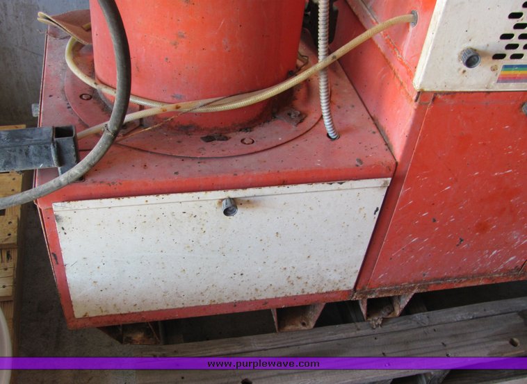 image for item 4401 2001 Altoka 3121NG stationary pressure washer