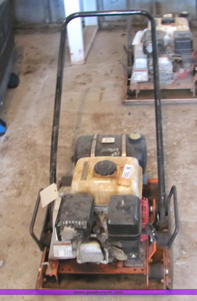 image for item 4403 1999 MBW AP200H vibratory plate compactor