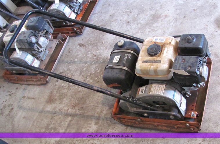 image for item 4403 1999 MBW AP200H vibratory plate compactor