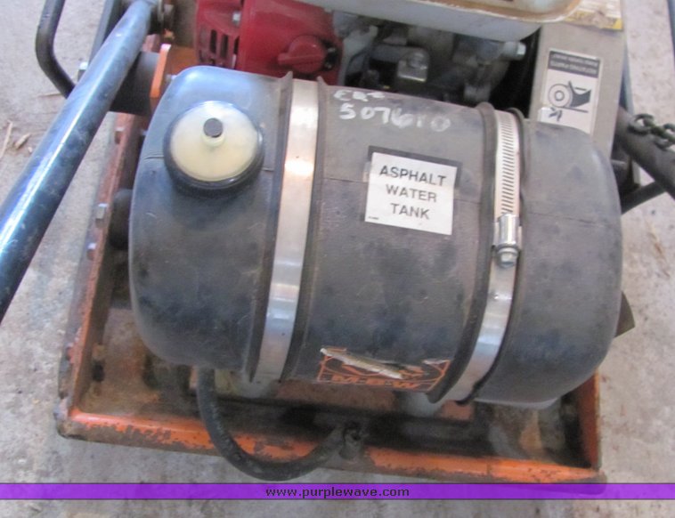 image for item 4403 1999 MBW AP200H vibratory plate compactor