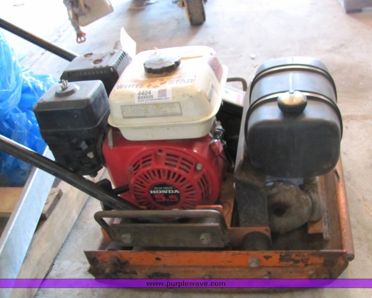 image for item 4404 1999 MBW AP200H vibratory plate compactor