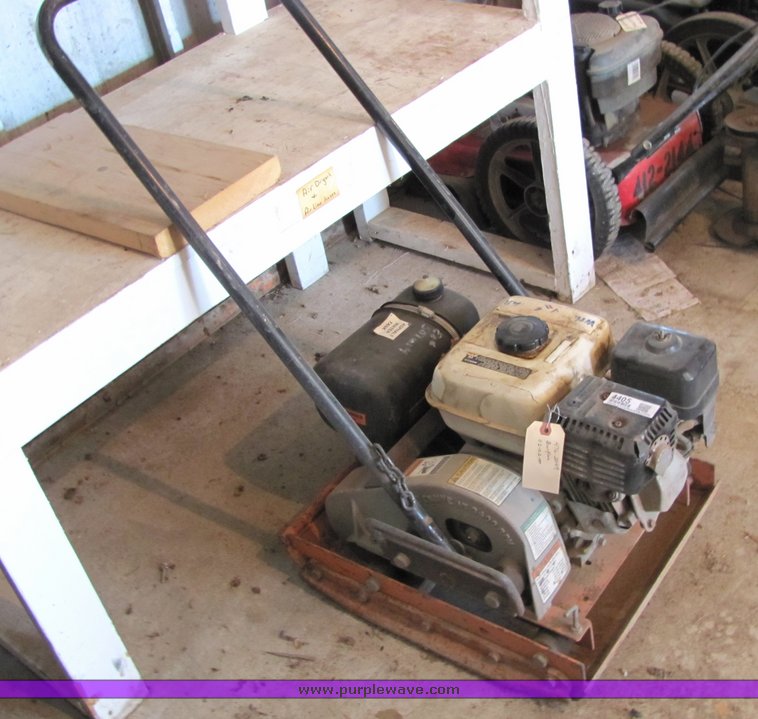 image for item 4405 1999 MBW AP200H vibratory plate compactor