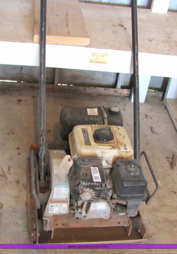 image for item 4405 1999 MBW AP200H vibratory plate compactor