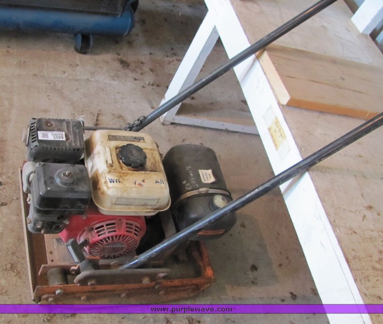 image for item 4405 1999 MBW AP200H vibratory plate compactor