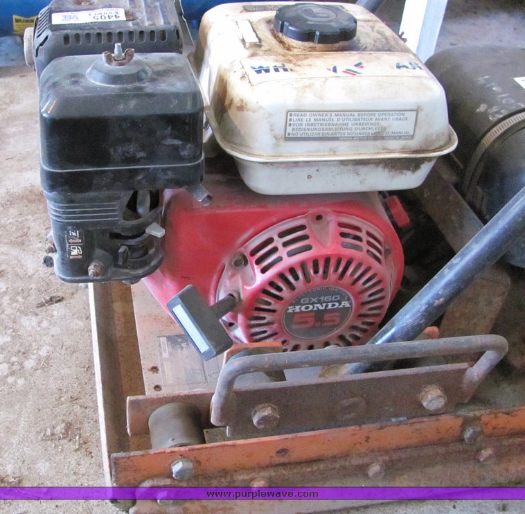 image for item 4405 1999 MBW AP200H vibratory plate compactor